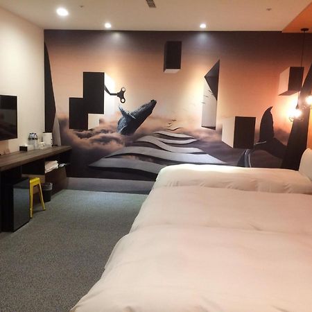 Hotel Half Тайчжун Экстерьер фото