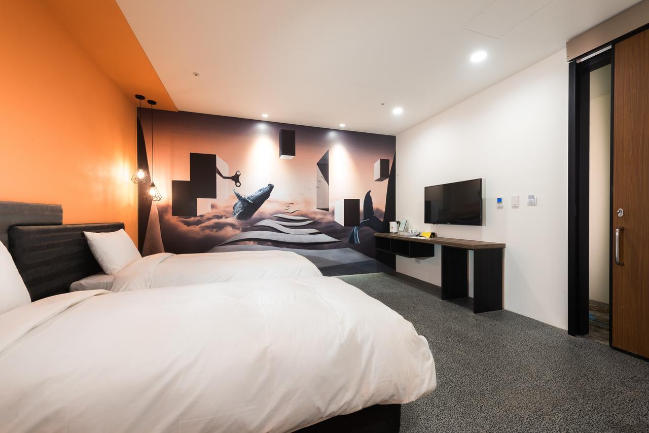 Hotel Half Тайчжун Экстерьер фото