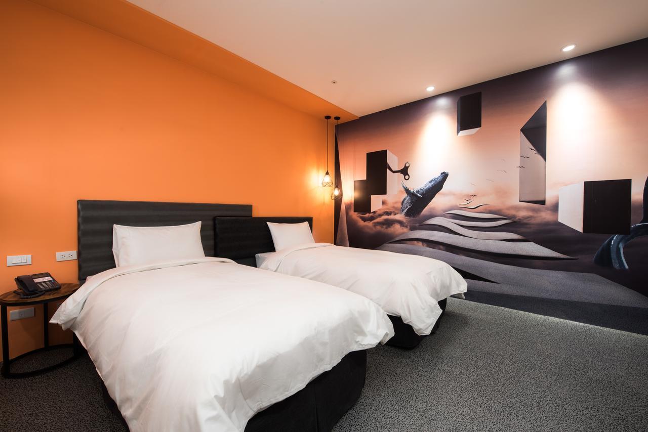 Hotel Half Тайчжун Экстерьер фото