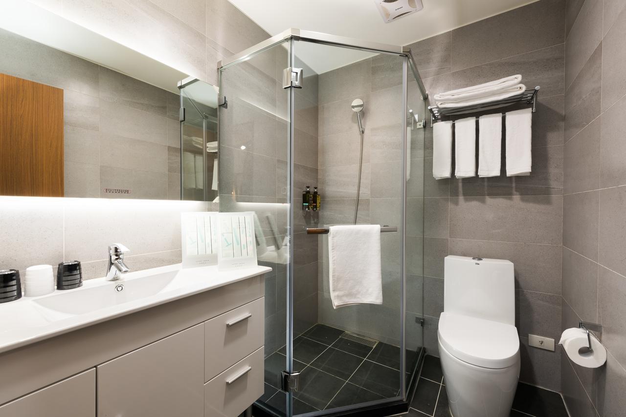 Hotel Half Тайчжун Экстерьер фото