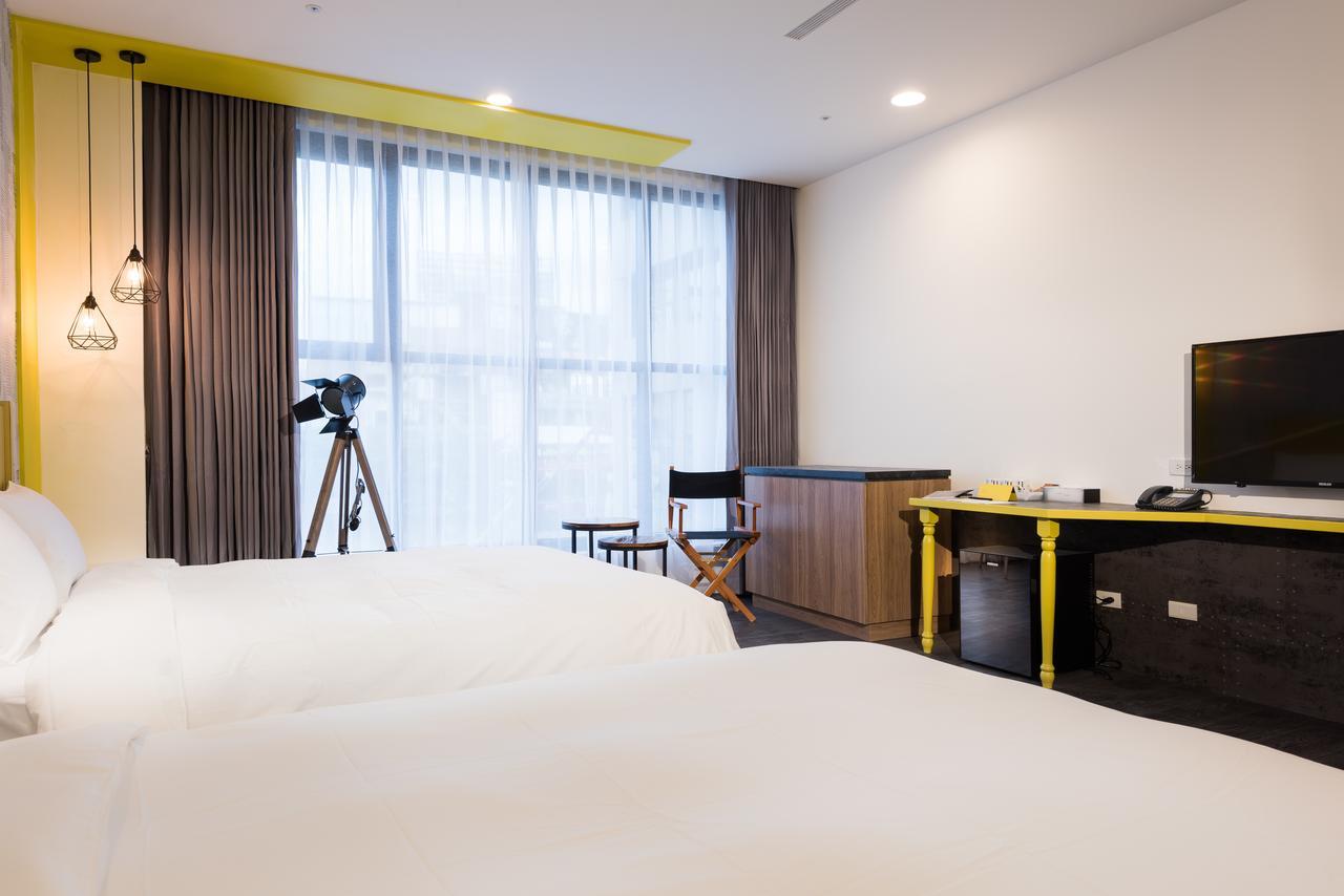 Hotel Half Тайчжун Экстерьер фото