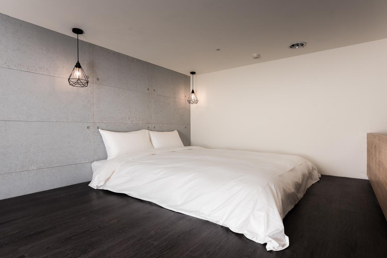 Hotel Half Тайчжун Экстерьер фото