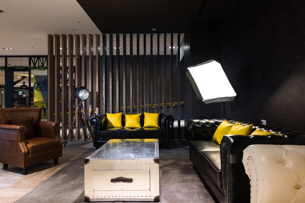 Hotel Half Тайчжун Экстерьер фото